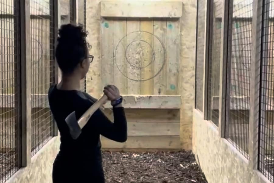 axe throwing stance