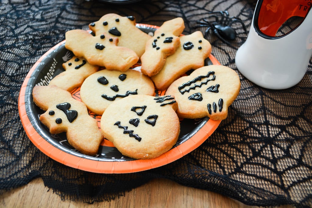 shortbread cookies with halloween shapes