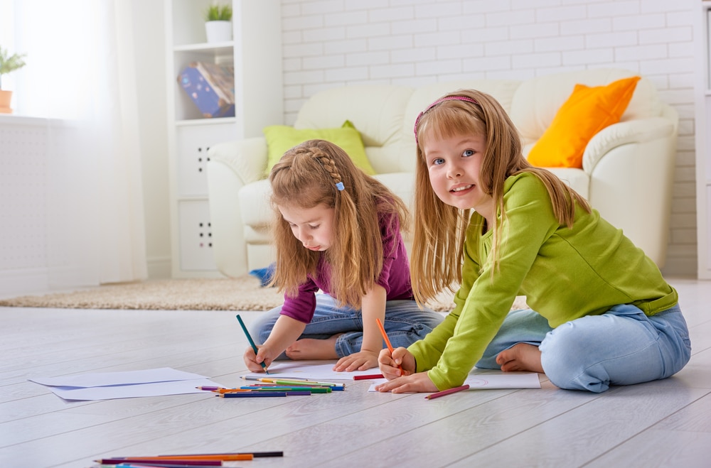kids colouring in
