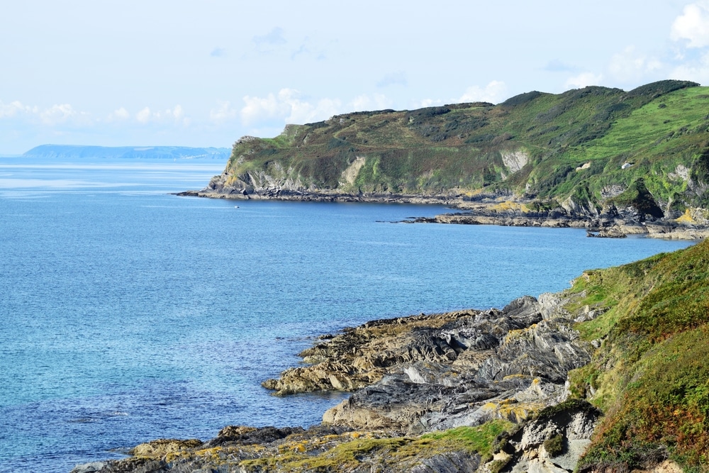 picture of cliff and sea