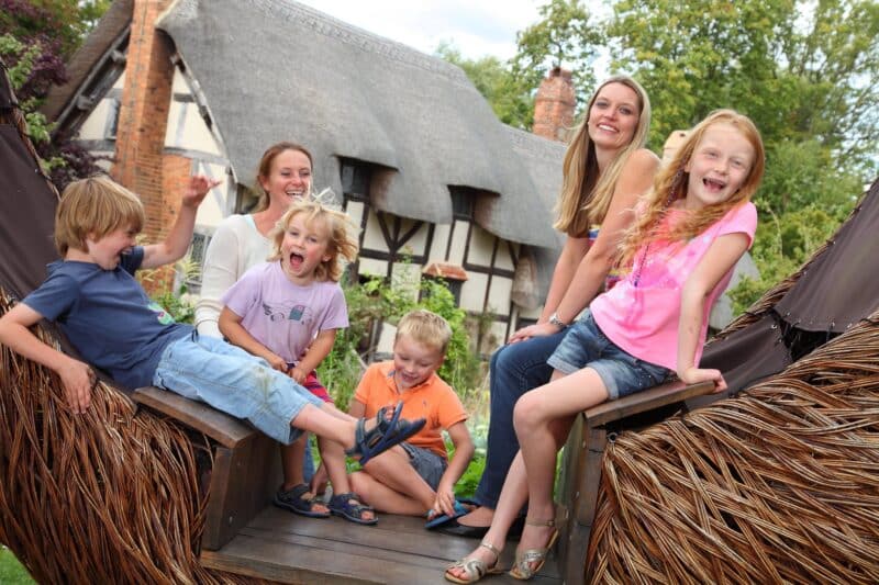 family at Anne Hathaway cottage