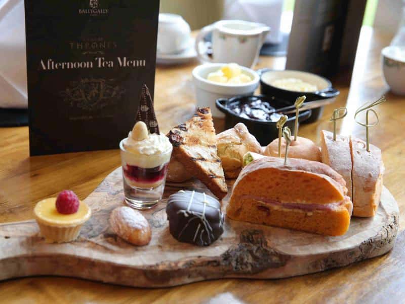 Game of thrones afternoon tea cakes and biscuits