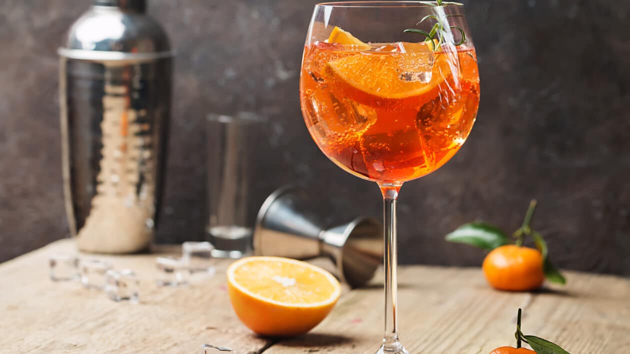 Bombay sapphire spritz drink