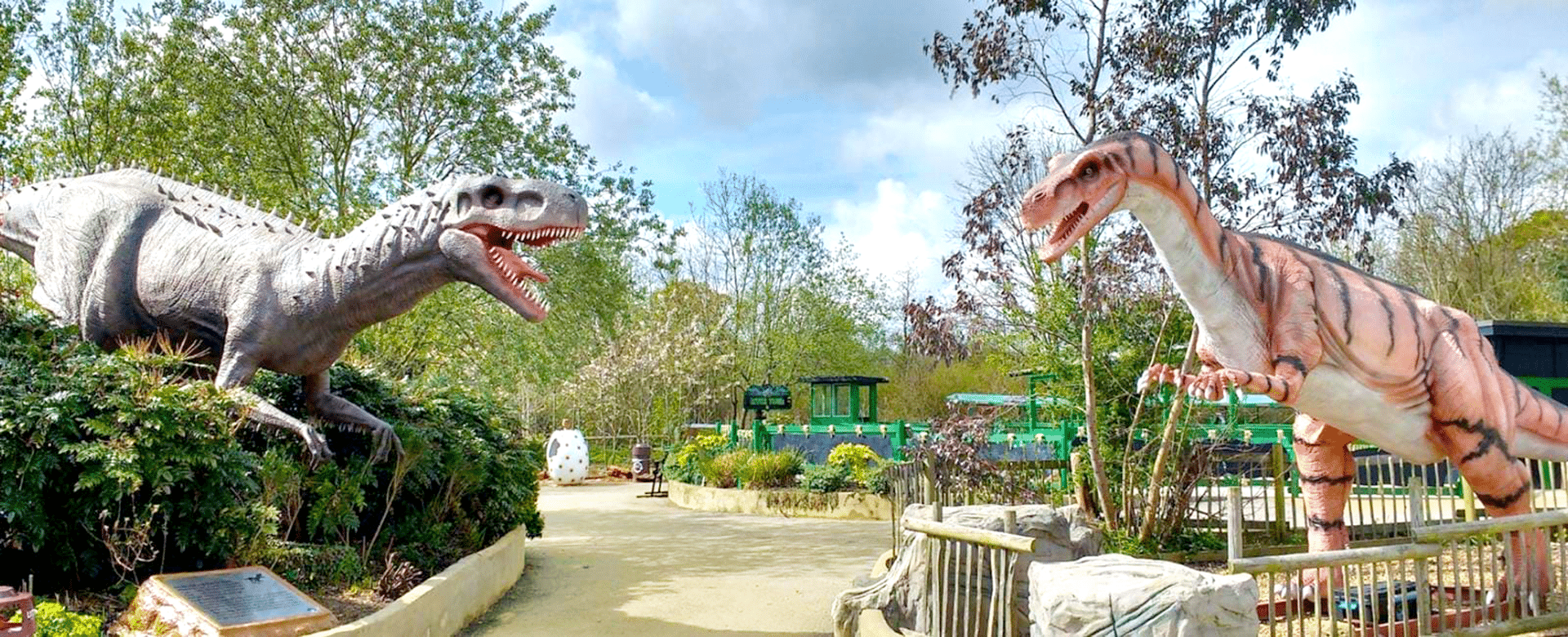 Dinosaurs at Gullivers theme park