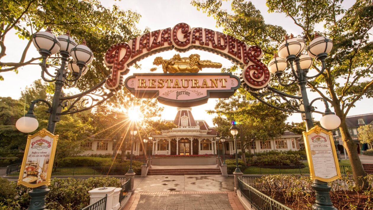 plaza gardens restaurant at disneyland paris