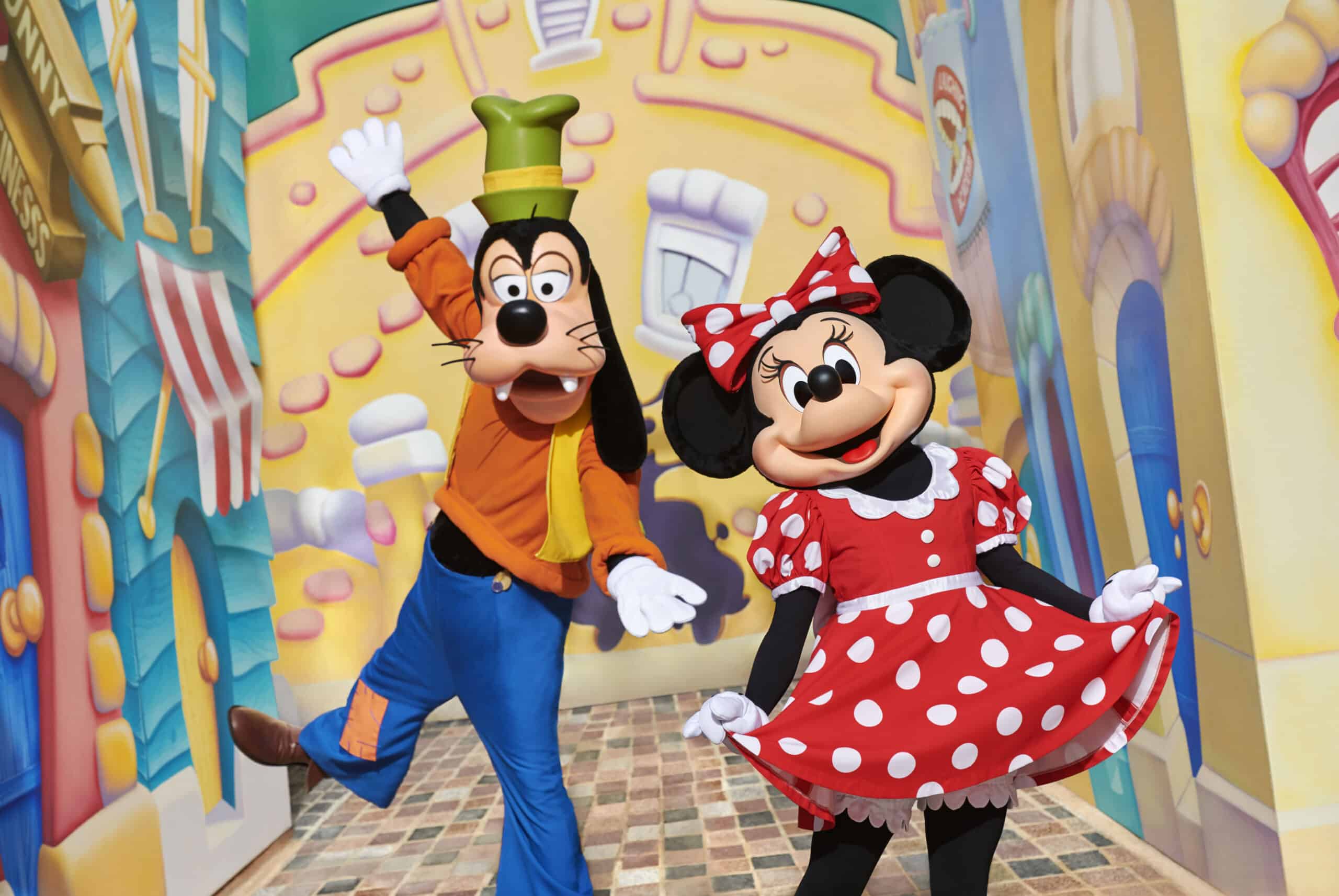 minnie and goofy