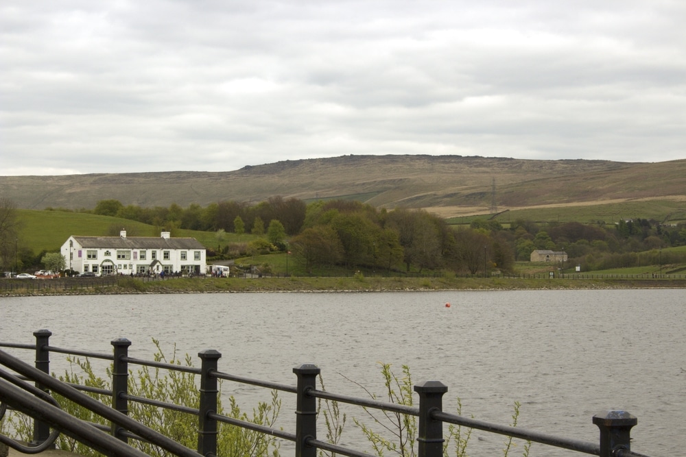 Hollingworth Lake