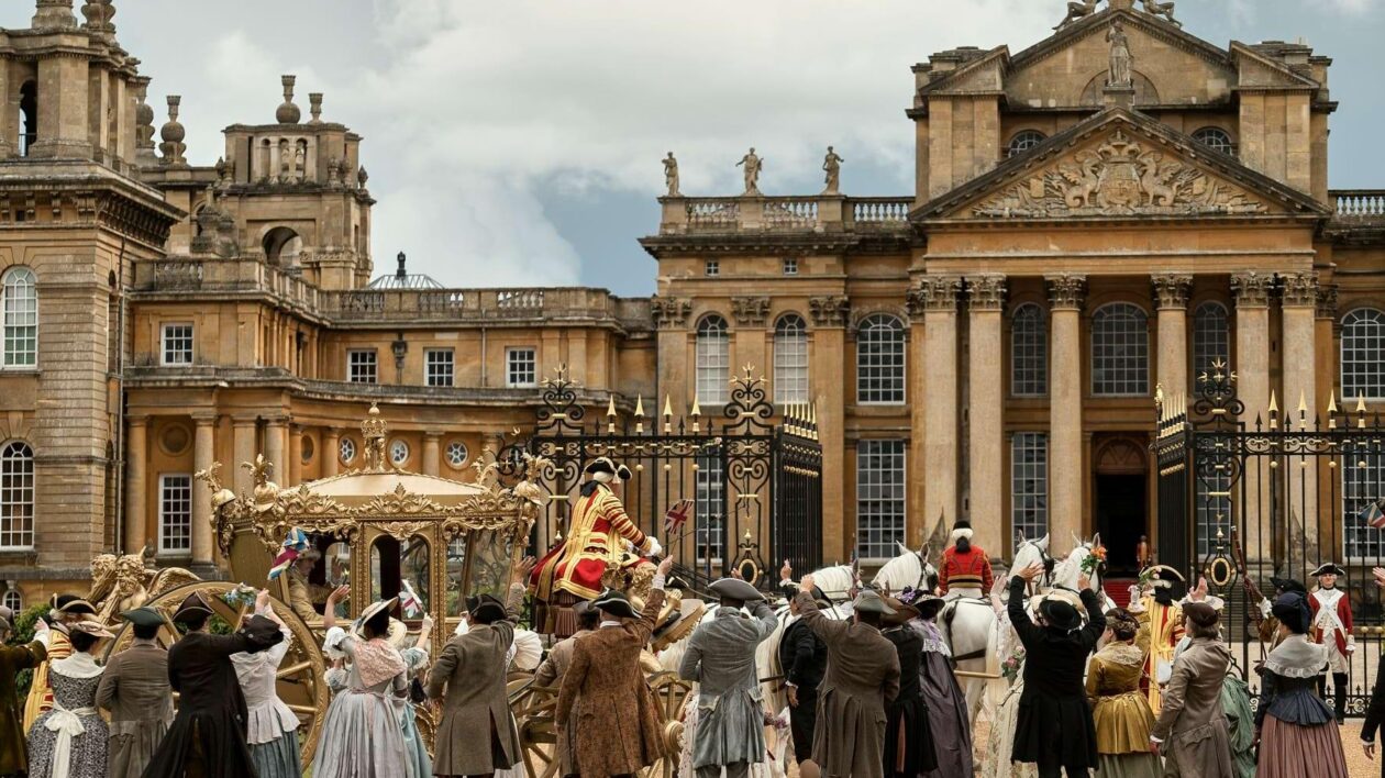 crowds of people outside Blenheim Palace in the TV series Queen Charlotte