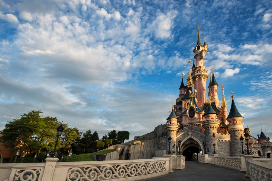 sleeping beauty castle disneyland paris