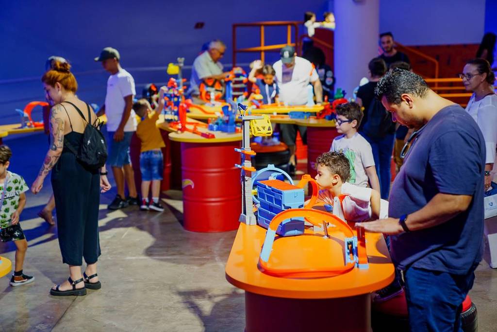 kids and adults at the hot wheel experience